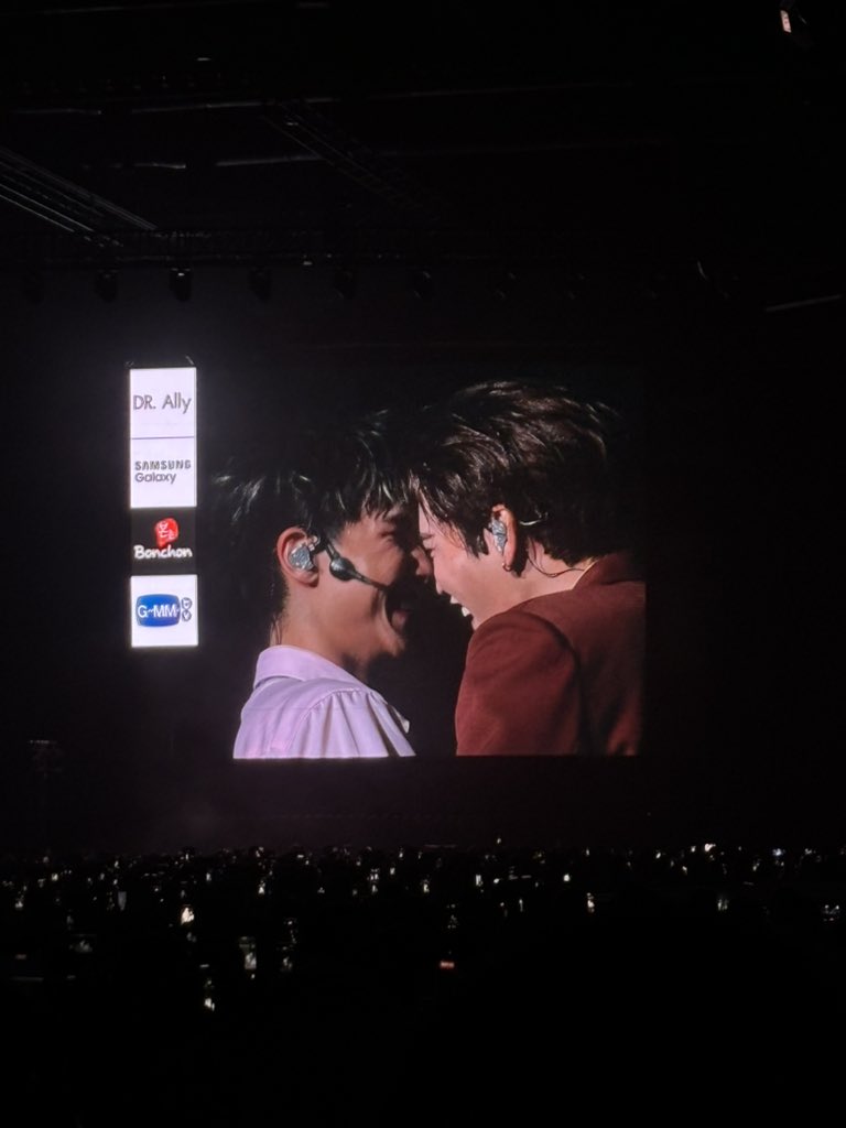 tananloh_'s tweet photo. โอ้ยยยฟินเกินนน #JuniorMarkConcertD3 https://t.co/uAnF73MWHe