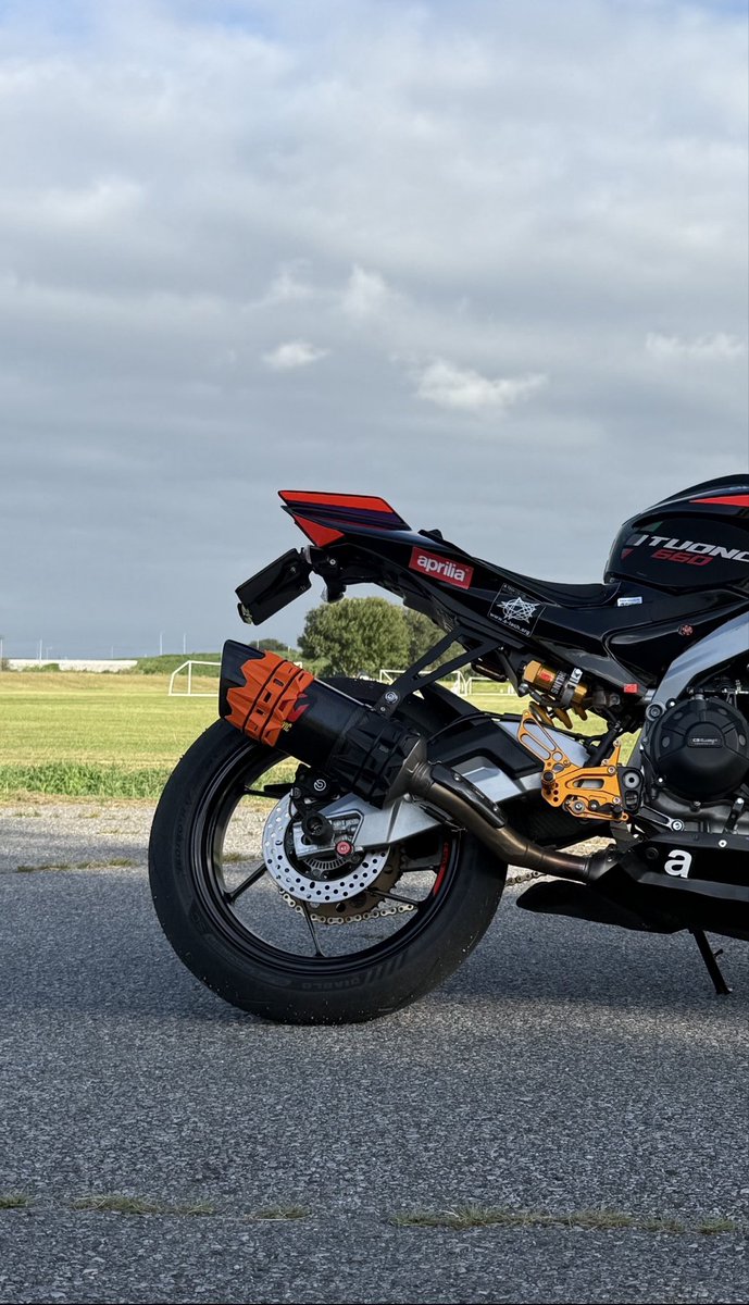 terachoco's tweet photo. イタリアンなバイクは猛暑に弱いので、この夏期間はまだ温度が上がらない早朝トレにした。 https://t.co/y9tqQHfrkp