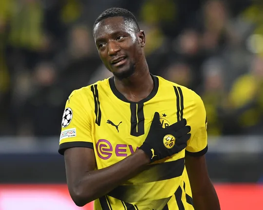 Alikemalatikk's tweet photo. 🚨ÖZEL | Fenerbahçe bir kaç saat içinde Lukaku için resmi teklifi iletecek.  
Yeni teklif = 7.5M€ yada 8 M €
Lukaku ile anlaşılan maaş 6M€ + 2M€ civarında şartlı bonus.  Arka planda diğer golcülerle de görüşülüyor hepsine teklifler iletiliyor. 
Görüşülen oyunculardan bir tanesi Serhou Guırassy oyuncu menajeriyle yarın Cihan Kamerle bir görüşme gerçekleştirecek maasında indirime gidilmesini  isteyecek.