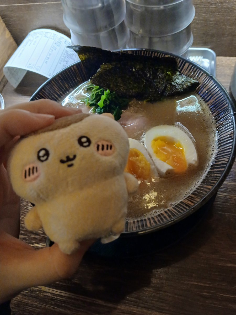 tjsha20's tweet photo. 해운대 칸다소바(짱맛있었다)에서 라멘먹구 밤바다 https://t.co/m6Z73GBo04