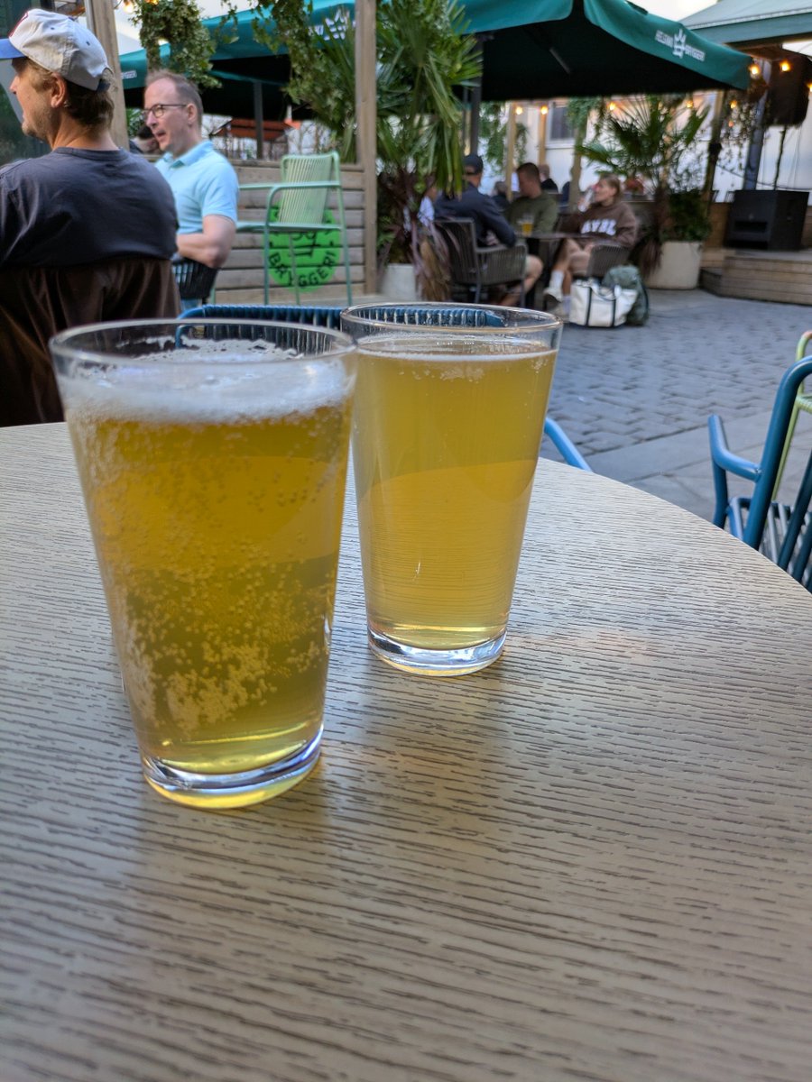 ibu_Cthu's tweet photo. 昨日のビール達。北欧もイギリスとビール文化が似ていてクラフトビールがめっちゃあって良い。やっぱりクラフトビールはイギリス文化圏が強い。 https://t.co/G9xo9bAgcF