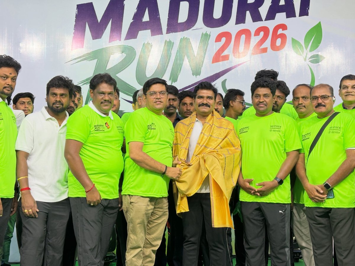 GopisonMLA's tweet photo. மதுரையை சுத்தமாகவும் விழிப்புணர்வோடும் வைத்திருக்க “Let’s run for Clean Madurai” மற்றும் “போதை இல்லாத மதுரை” என்ற நல்நோக்கத்துடன் இன்று காலை 5:30 மணியளவில் மாபெரும் மாரத்தான் ஓட்டம் கோலாகலமாக நடைபெற்றது! 🔥🏃‍♂️🏃‍♀️

@CMOTamilnadu @TVKGopison #MaduraiRun

(1/4) https://t.co/PAoI6F3sAf