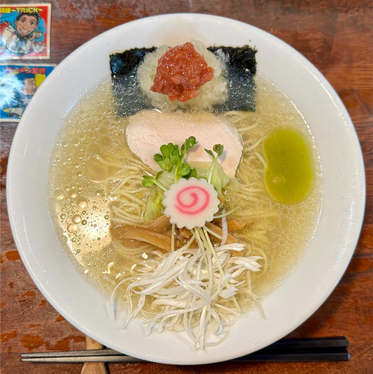 Tetsulow55's tweet photo. 麺酒処 ふくろう @ 戸塚

🍜はまぐり梅おろし冷やしラーメン
＊塩味

梅 &amp; 大根おろしの
サッパリとした清涼感~٩( ᐛ )و

冷やしなのに
しっかりはまぐりが香り奇跡の1杯

ご馳走さまでした🙇‍♂️ https://t.co/5mtTKIO0gO