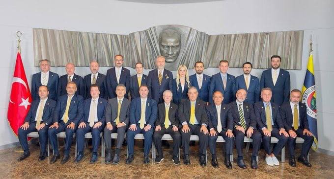 ahmet_keceli71's tweet photo. FENERBAHÇE’yi şampiyon yapacakları arıyorsanız buraya bakacaksınız👇👇👇 https://t.co/kTK94hpdZx