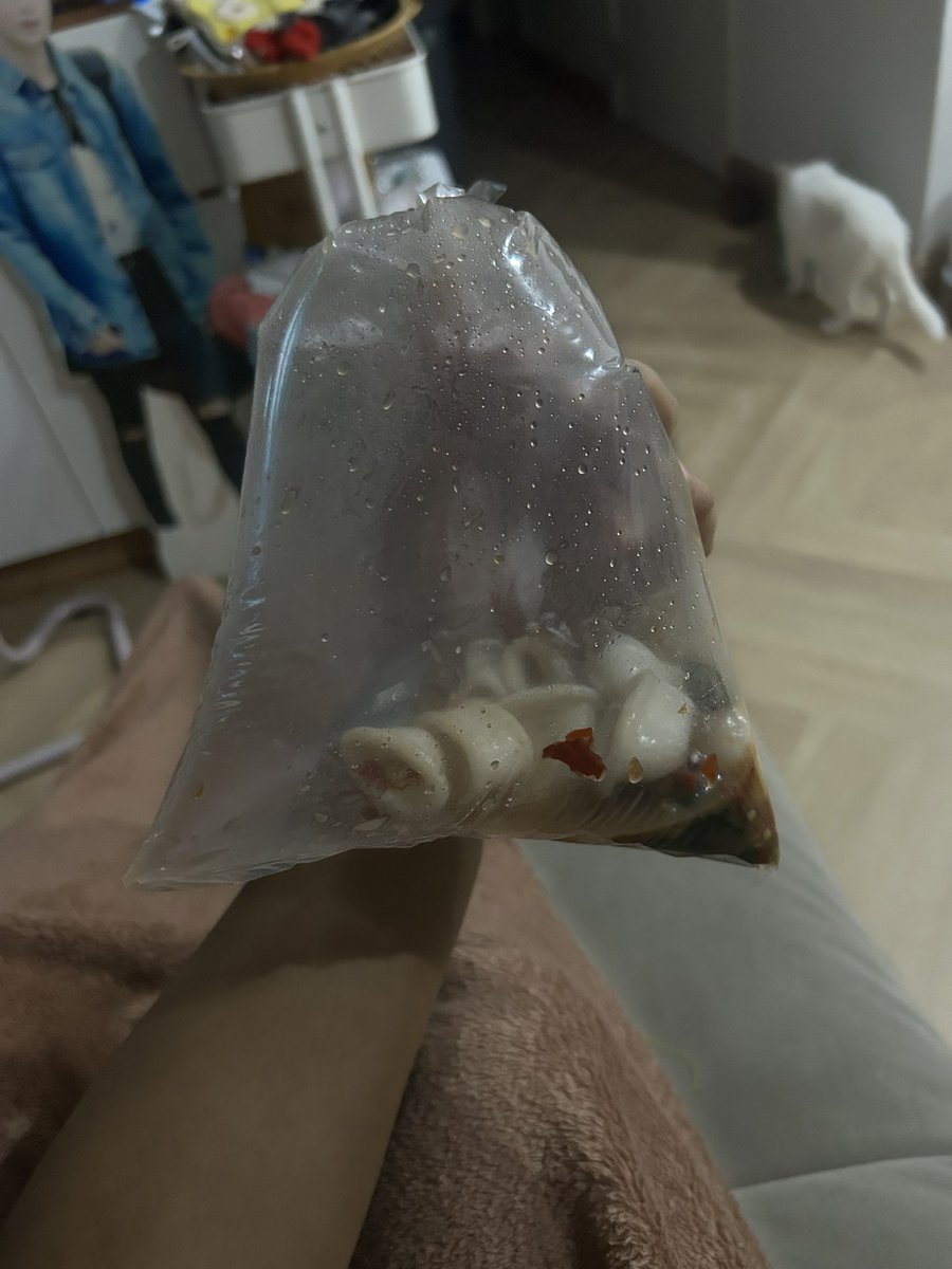 Kawind_'s tweet photo. สั่งกับข้าวใน Grab อันนี้กับข้าวราคา 119 บาทเหรอ ทักถามร้าน ร้านบอกหักgpร้านเหลือ80บาท แต่ปริมาณควรได้เท่านี้จริงๆเหรอ #grab https://t.co/F0eALrsdae