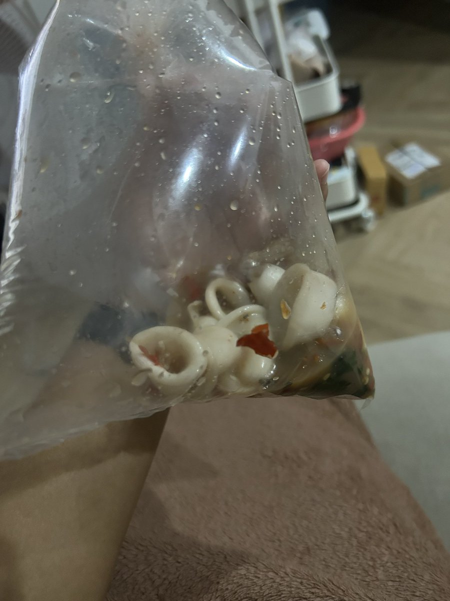 Kawind_'s tweet photo. สั่งกับข้าวใน Grab อันนี้กับข้าวราคา 119 บาทเหรอ ทักถามร้าน ร้านบอกหักgpร้านเหลือ80บาท แต่ปริมาณควรได้เท่านี้จริงๆเหรอ #grab https://t.co/F0eALrsdae