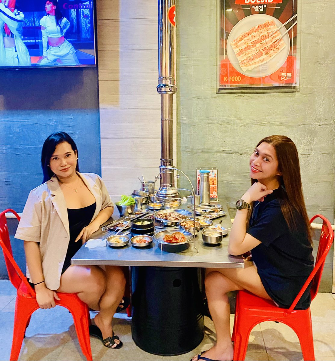 therealgeozeff's tweet photo. Happy happy birthday, Sis! 🥂 Bawi tayo sa rest day. Labas us! Ingat lagi. Iloveyou. ❤️ @itsmechineemwah 

#TheRealGeozeff https://t.co/o9YWxmltXE