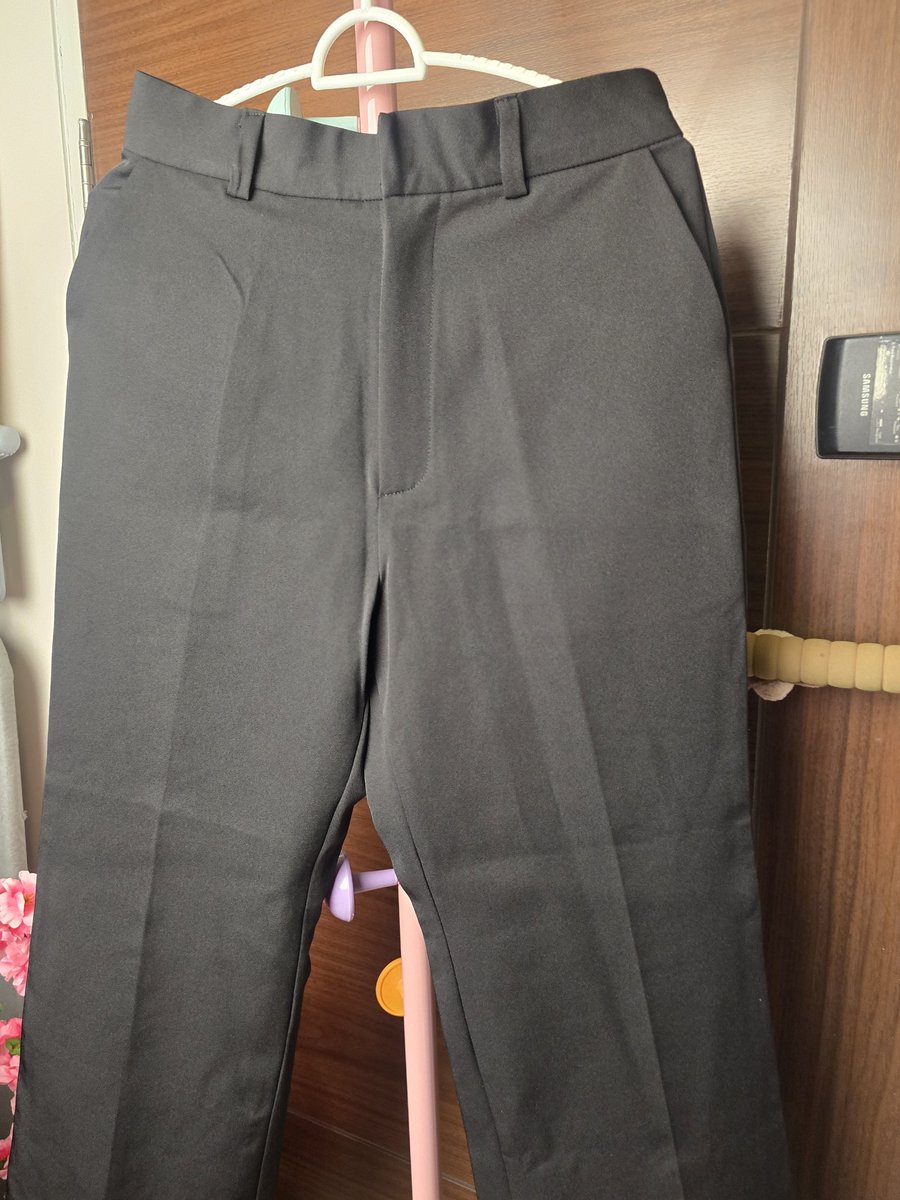 Choiinkorea's tweet photo. Hyde apparels Jet black slack pants ดำปี๋แบบหลับตา ผ้าดี ไม่เคยใส่ ไซส์M 130บาท ค่าส่ง30+ตัวถัดไป10 #ส่งต่อ #ส่งต่อเสื้อผ้า #ส���งต่อสกินเเคร์ #เสื้อผ้ามือ2 #ส่งต่อเสื้อผ้ามือสอง https://t.co/oQsQgx2jSf