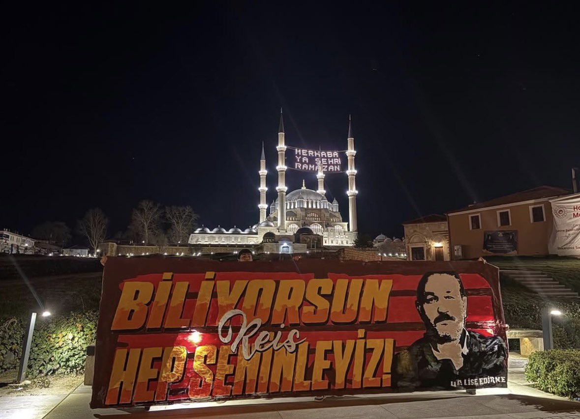 OffensiveLISE34's tweet photo. BİLİYORSUN REİS, HEP SENİNLEYİZ !

#OffensiveLise https://t.co/sIy2jBpr1X