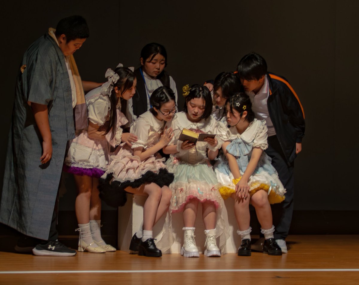 iyakos's tweet photo. 佐賀東高校演劇部、
本日の上演が無事終わりました(^ ^)

これまでは短縮版。これから完全版に向けて突っ走ります。

その前に、部活もお盆休みです。

いつぶりの休みだ？？
ゴールデンウ○ーク？
まさかね https://t.co/iny7GHh5J8