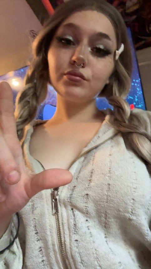 PrincesLills's tweet photo. Sexualize unhealthy and harmful behavior! 😈

😵‍💫Losing is hot!
😵‍💫Failing is hot!
😵‍💫Sending is hot!
😵‍💫Being broke is hot!
😵‍💫Debt is hot!
😵‍💫Pumping to Twitter brats is hot!

#Findom #latex #pvc #techdom #tpe #feet #footfetish #sissy #sissification #intox #phonecontrol https://t.co/czapHVjdmL