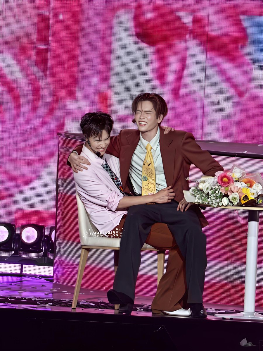 epn15111's tweet photo. มีคนฟรินเกินลิมิต

JUNIORMARK ALWAYS SUNNYMOON

 #JuniorMarkConcertD3
#JuniorMark https://t.co/U5ms8zeKFv