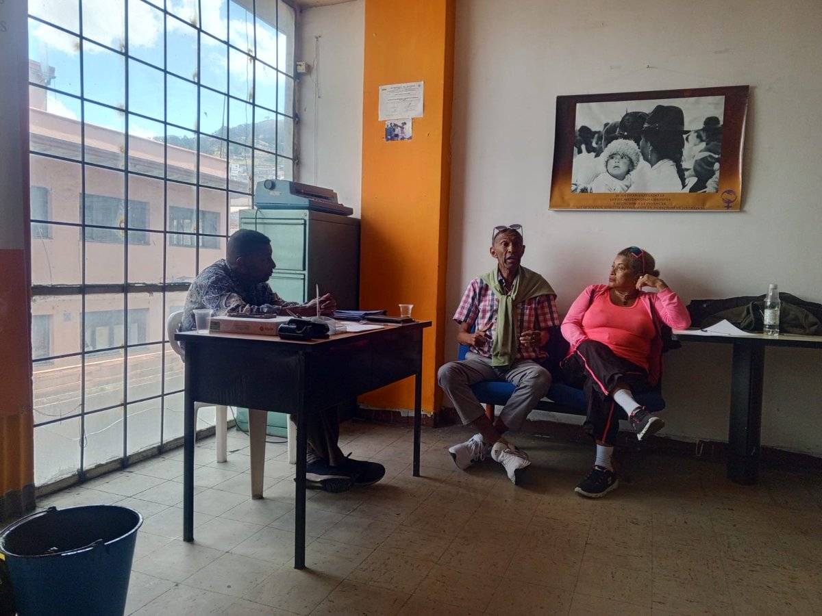 ConfemaeA's tweet photo. #CONFEMAE, mantuvo una reunión con unas de sus filiales de bases, la Asociación Mayoritaria de Afrodescendientes del Ecuador AMAE-ECUADOR, para analizar la situación política coyontural @nilo_ordon68291 @EcuadorCorte @ElenaNajeraM @ONU_es https://t.co/gHMyynw7qd