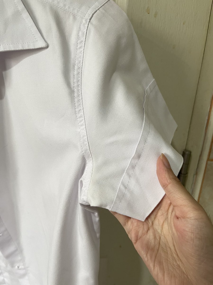 fromYEENtoYOU's tweet photo. เสื้อร้านนิสิต มีตัวนึงเป็นคราบที่รักแร้ เหลือ 160฿

#ส่งต่อกระโปรงนักศึกษา #ส่งต่อเสื้อนักศึกษา #ส่งต่อชุดนักศึกษา #ส่งต่อเสื้อผ้ามือสอง #ส่งต่อชุดนิสิต #ส่งต่อเสื้อผ้า #ส่งต่อชุดนักศึกษามือสอง #ชุดนักศึกษามือสอง #ชุดนักศึกษา #จุฬา #ร้านนิสิต #simplenisit #dek69 #dek70 #ทีมจุฬา https://t.co/r02QzDBKzL