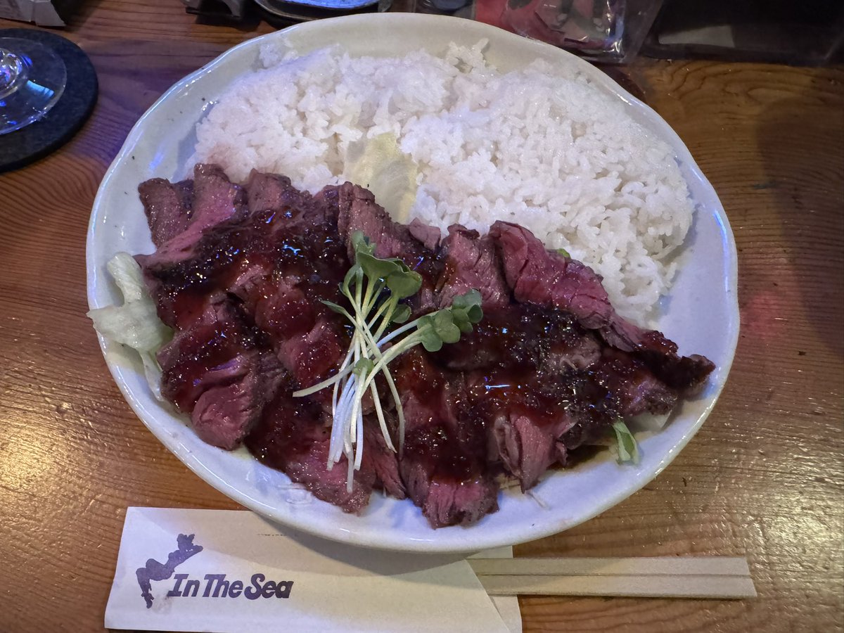 LeoTabbyCat's tweet photo. 献血後のステーキ丼は鉄板
とクラフトコーラ🍹
#インザシー #InTheSea https://t.co/jnlPQvPmCD