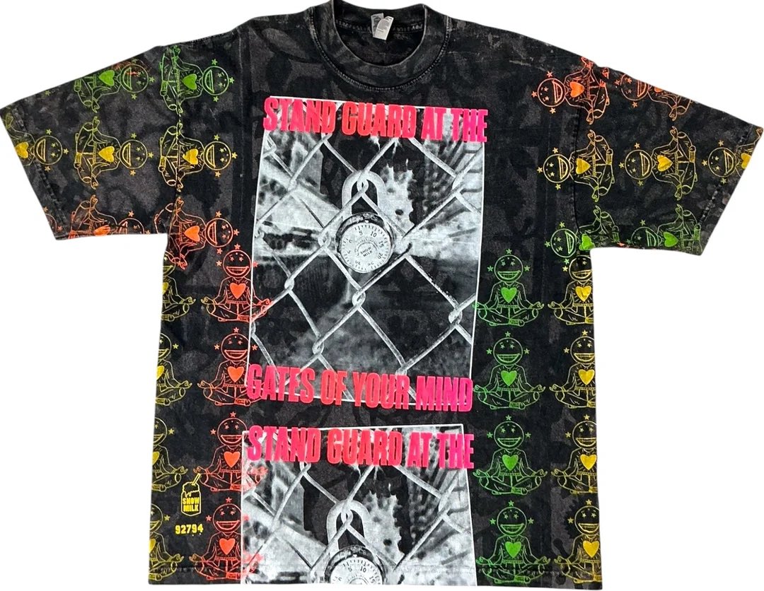 realsnowmilk's tweet photo. 🧠🔒 NEW DESIGN 🔒🧠
“STAND GUARD AT THE GATES OF YOUR MIND” 🗝️
⏰ 24 HOURS ONLY
Available in ALL SIZES 🥤
Tees • Tanks • Hoodies
🎨 @doobiedukesims
🛒 SHOP NOW:
https://t.co/fBlXI3oYak
#SnowMilk #WearableArt #Streetwear #ProtectYourMind #DoobieDukeSims https://t.co/YlHIieVOmB
