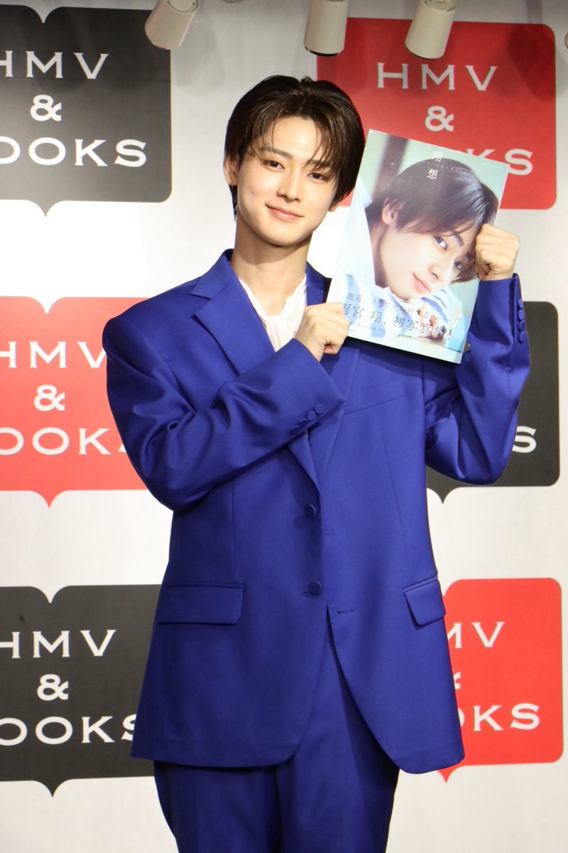 KAKERU_0809's tweet photo. 私事ではありますが、25歳を迎えることになりました！🙏✨

そしてこのタイミングで写真集も発売させて頂けて嬉しい限りです！！✨

さらに飛躍できるようにもっともっと頑張ります！！

ついてきてね！！

一先ずみんなありがとう！！😌✨
#雨宮翔 https://t.co/mGF3Gap2Ge