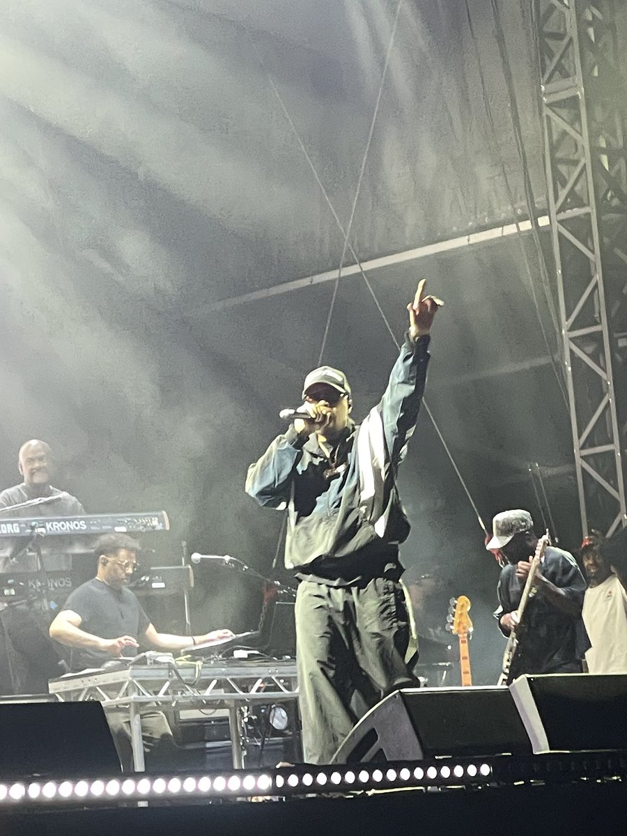 AlvinOnyina24's tweet photo. Roots Picnic 2026 😎🎶

Absolute cinema 🔥 https://t.co/04y7vVTT0a