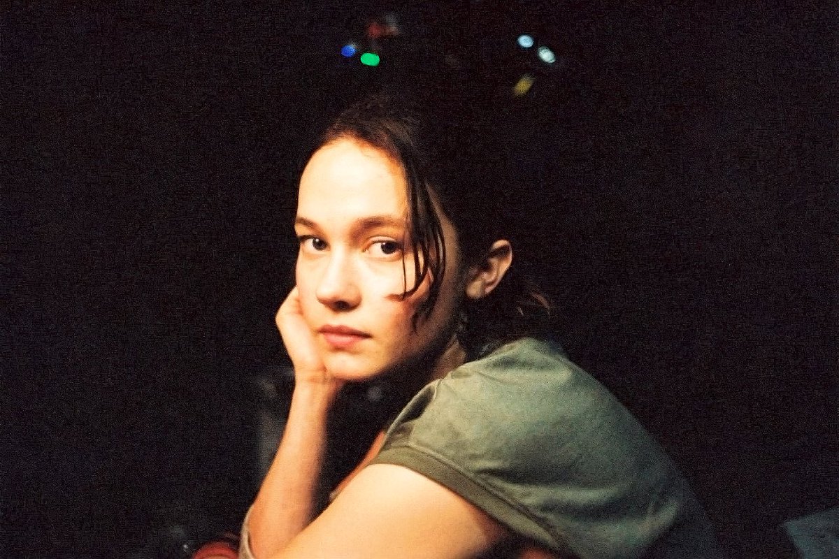 CinemaRhymes's tweet photo. Cailee Spaeny on the set of Alien: Romulus https://t.co/Q6gFuYyrxq