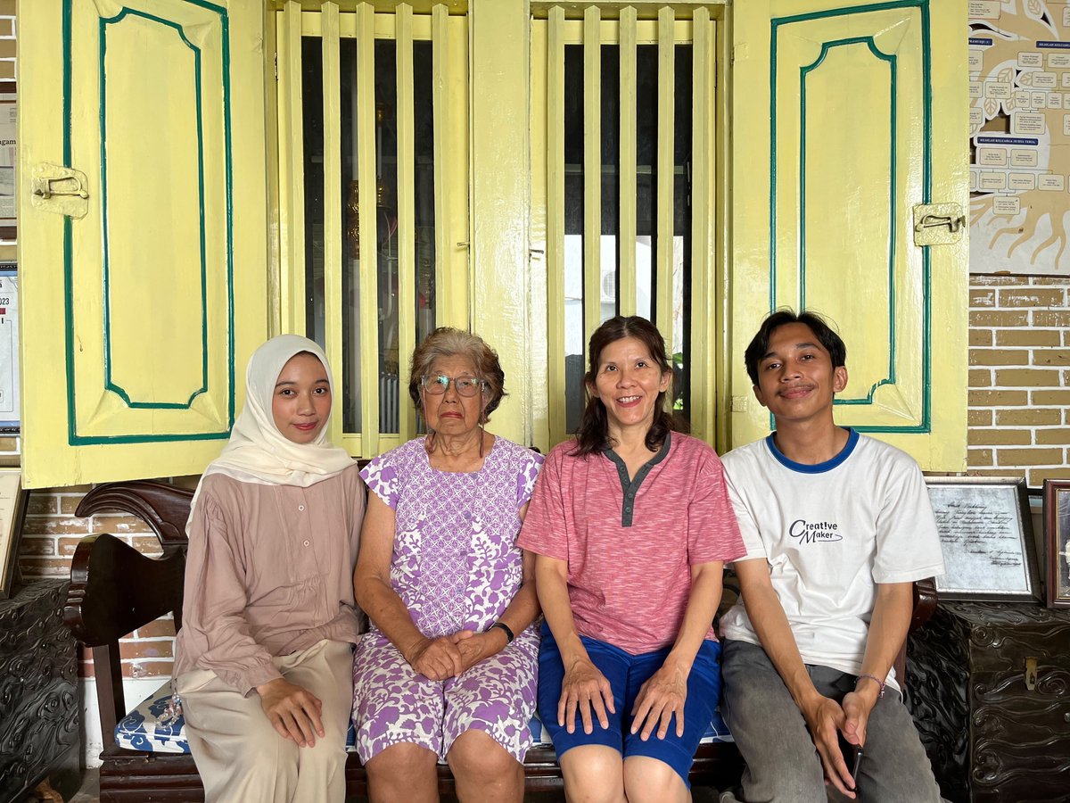 MasDecoajh's tweet photo. Perjalanan riset TA kali ini cukup mengesankan, dibantu sama adik. karena yang nemuin topik ini juga dri adik gw  hehehe. Seneng bisa dpt afirmasi bagus dari narasumber  juga tentang hub adik kaka mwhehehe 😃 https://t.co/MiPVZm8Qbo