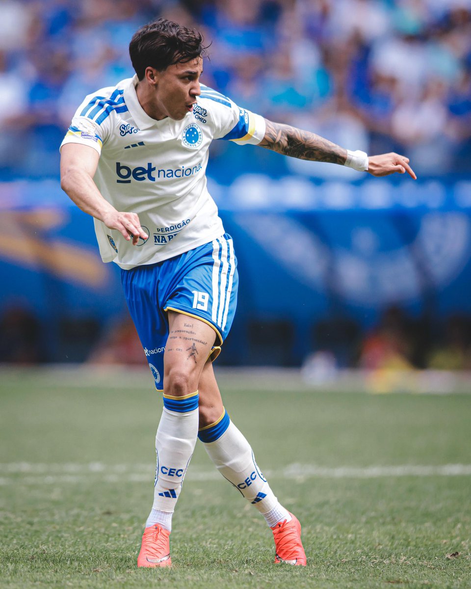 kaiojorge's tweet photo. Mineirão lotado, vitória em casa e +3 na conta. 🦊💙⚽️

Um domingo ainda mais especial para celebrar ao lado de quem sempre esteve na nossa torcida. Feliz Dia dos Pais! O gol de hoje foi para todos vocês. 🙏🏽

#PapaiTaAqui #FazoK https://t.co/61mVioQGNz