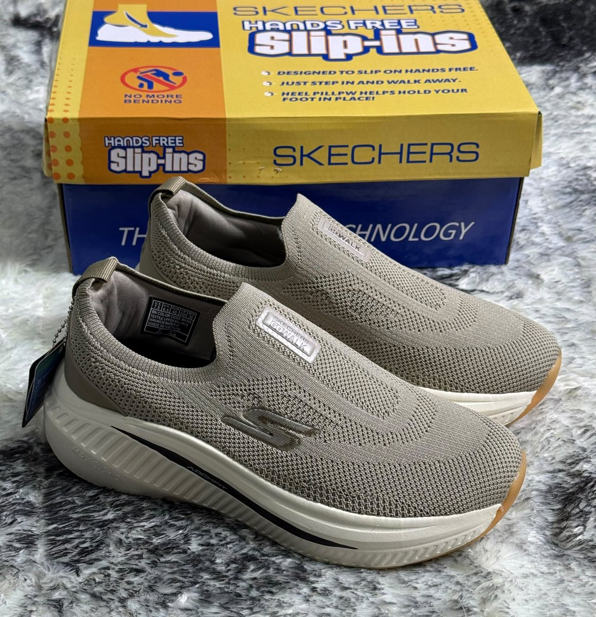 dinero_crocs's tweet photo. + Comfy sneakers 

🏷️— ₦30,000

Location Kaduna—worldwide delivery.
Call or WhatsApp— 08063769764 https://t.co/U3vRX8WojP