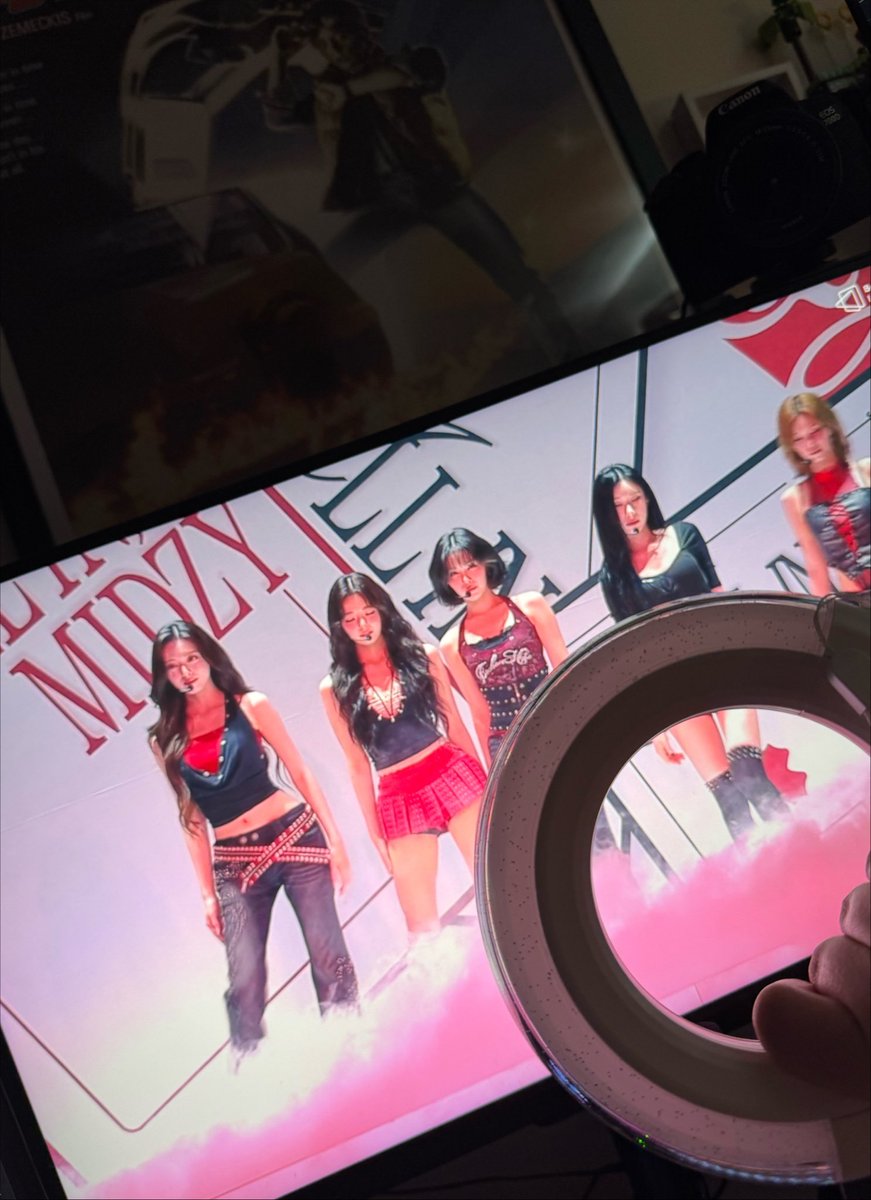 nonminari_'s tweet photo. thank you for yet another year of memories itzy, here’s to many more 💕💕
#MIDZY_ALLIN_ON_ITZY #ALLINMIDZY #BeyondLIVE https://t.co/jzqPh9BAHX