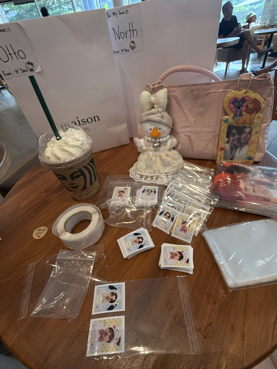 BabyprepNT's tweet photo. มู้ดจั๊นวันนี้ บอกเลยแพ็คเองโดยมีเจ๊เอ๋เป็นกำลังใจ555555 วันคอนอย่าลืมมารับกันน้า

#เจอด้วงที่อิมแพคนะเธอ 
#DuangGoRoundConcert
#NorthOtto https://t.co/MdEDY36oLm
