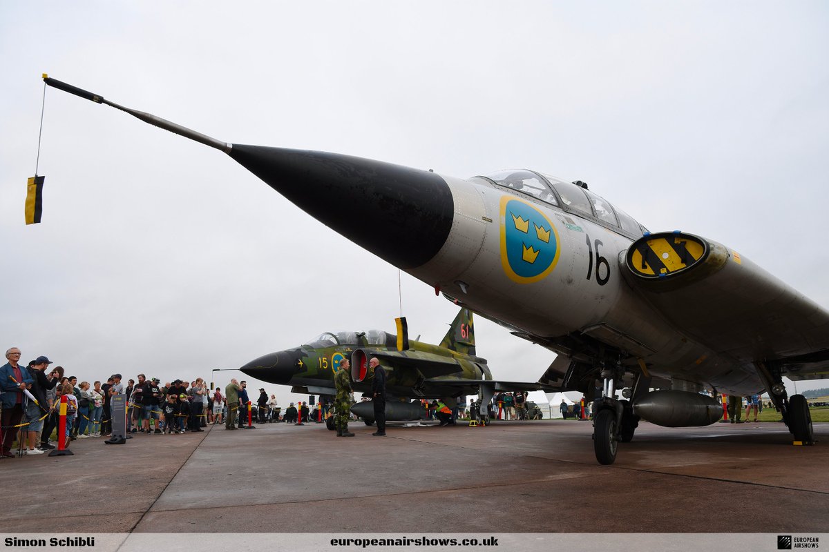 EuroAirshow's tweet photo. 🇸🇪 Tunnan. Lansen. Draken. Viggen. Gripen.

Five generations of Swedish combat aircraft, all coming together at Malmen this weekend for the Swedish Air Force centenary.

Few airshows can offer a timeline quite like this.

PREVIEW:
https://t.co/7e9VgLWrUa https://t.co/ExJphONqbz