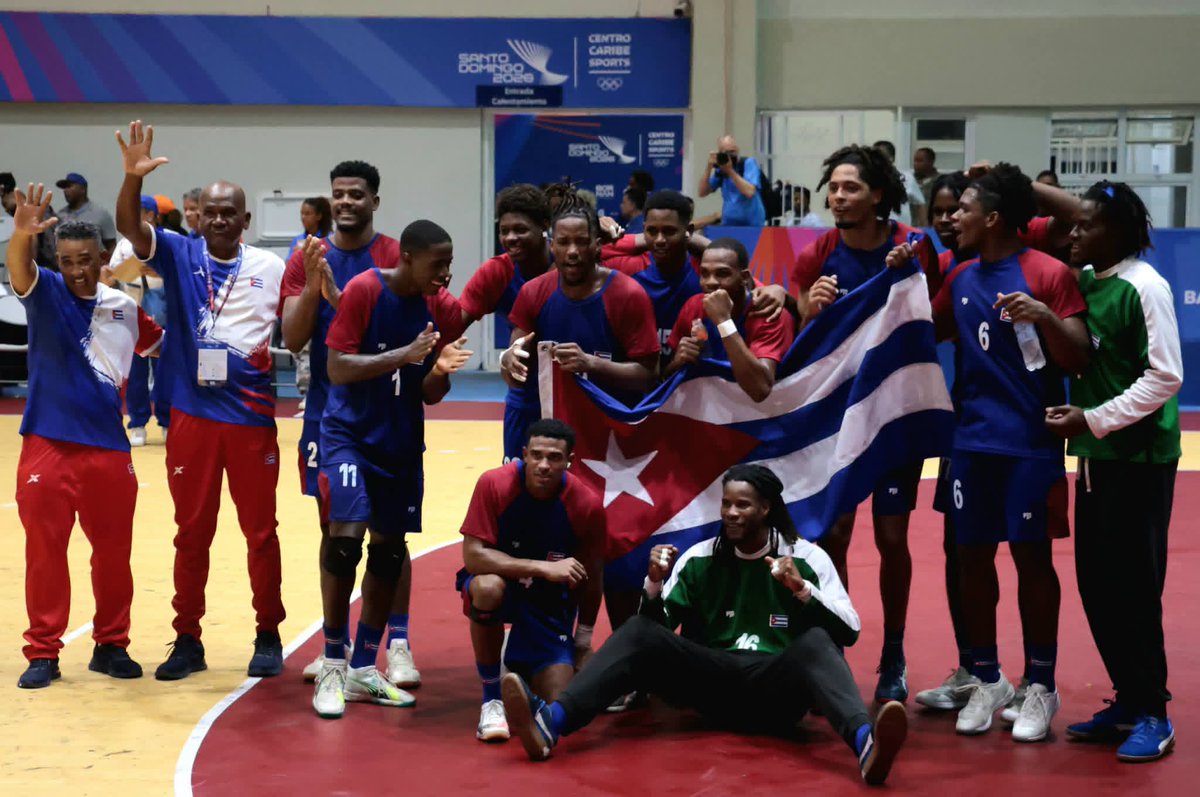 DiazCanelB's tweet photo. El balonmano masculino revalidó su corona. El kárate llegó a lo más alto del podio. El atletismo fue la locomotora, demostrando que hay relevo y jerarquía.

2/4 https://t.co/qRuHlrqrOF