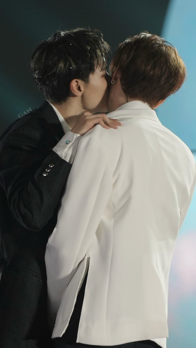 transparent3459's tweet photo. kiss

JUNIORMARK ALWAYS SUNNYMOON
#JuniorMarkConcertD3 https://t.co/JMYOFC7KMP