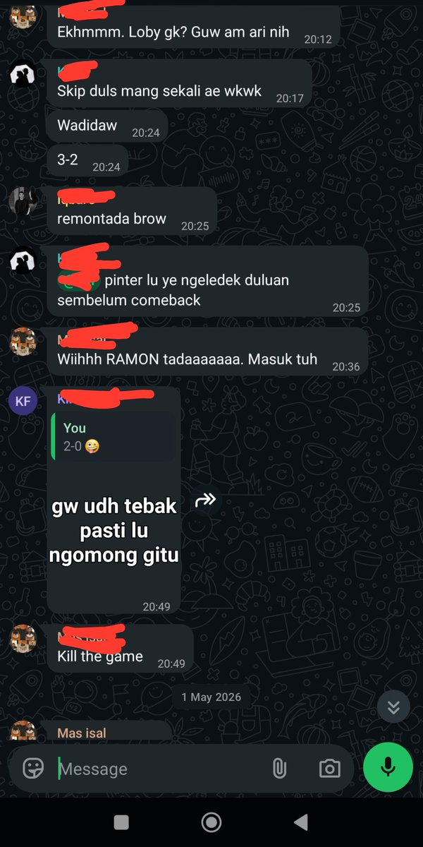 SkyzyLark's tweet photo. @qiboy2229 @krisvykreme @GIBOLofficial Di grup gue juga banyak noh fans Persib pada santai santai aja. Kocak https://t.co/Gx9JLEYSxf