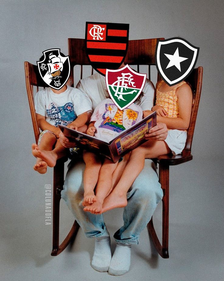 ColunadoFla's tweet photo. 😂 Feliz dia dos pais para o Rubro-Negro que tem 3 filhinhos pequenos! 

#Flamengo #Paternidade #Futebol https://t.co/18ALJTEngZ