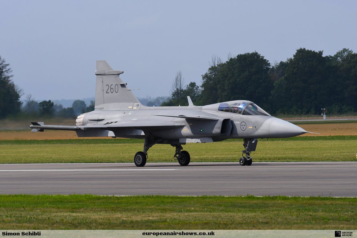 EuroAirshow's tweet photo. 🇸🇪 Tunnan. Lansen. Draken. Viggen. Gripen.

Five generations of Swedish combat aircraft, all coming together at Malmen this weekend for the Swedish Air Force centenary.

Few airshows can offer a timeline quite like this.

PREVIEW:
https://t.co/7e9VgLWrUa https://t.co/ExJphONqbz