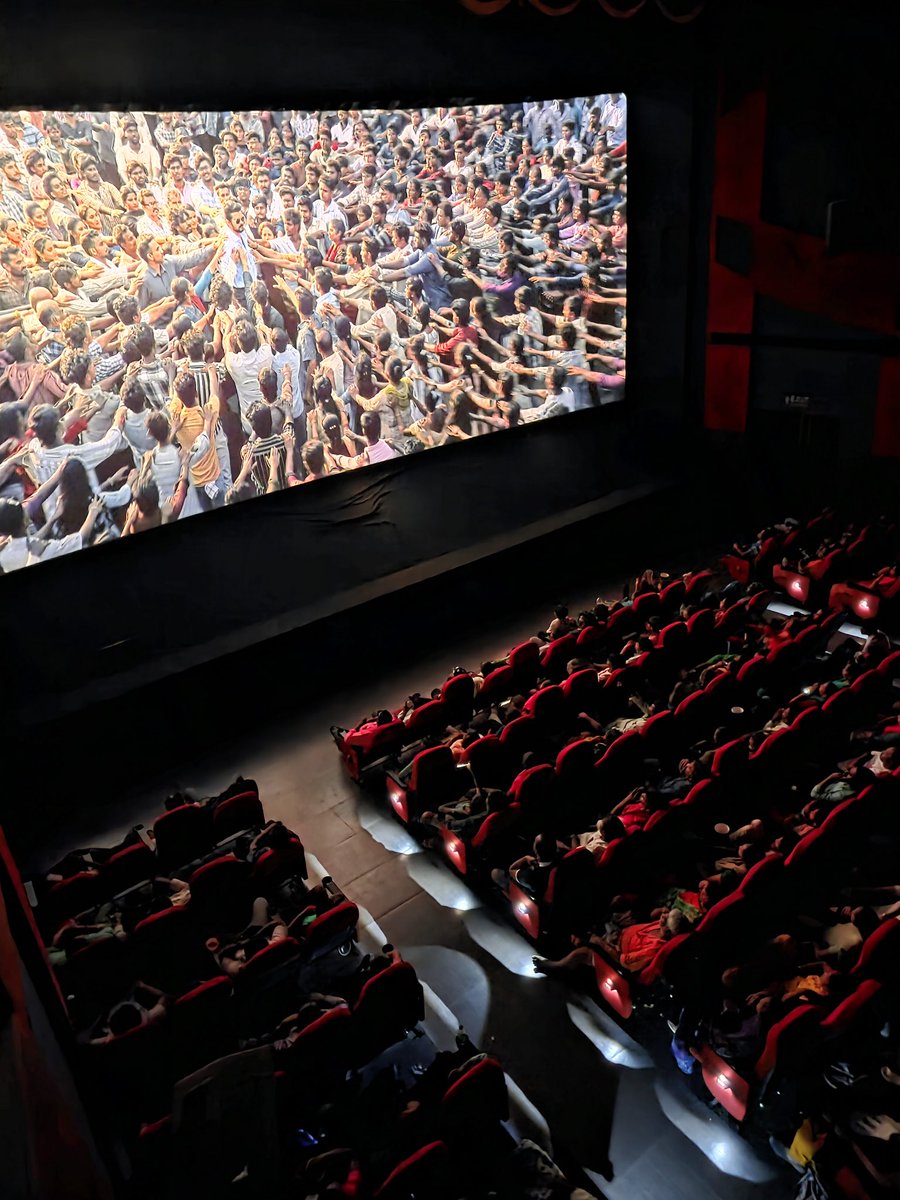 kasi_theatre's tweet photo. Oru Perey Varalaaru 🔥❤️‍🔥
#JanaNayagan - BLOCKBUSTER 3rd weekend 👌 https://t.co/lyAJEUoL43
