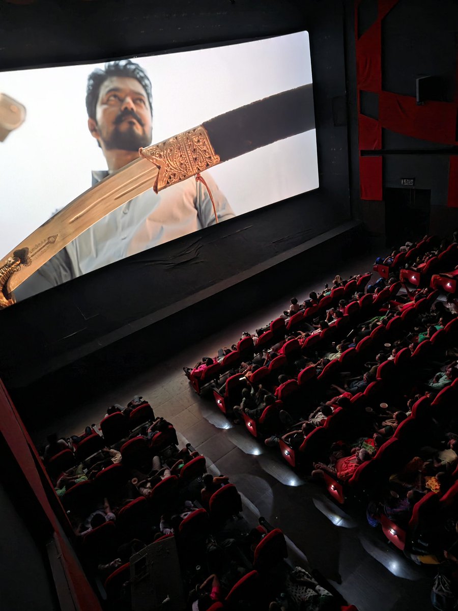 kasi_theatre's tweet photo. Oru Perey Varalaaru 🔥❤️‍🔥
#JanaNayagan - BLOCKBUSTER 3rd weekend 👌 https://t.co/lyAJEUoL43