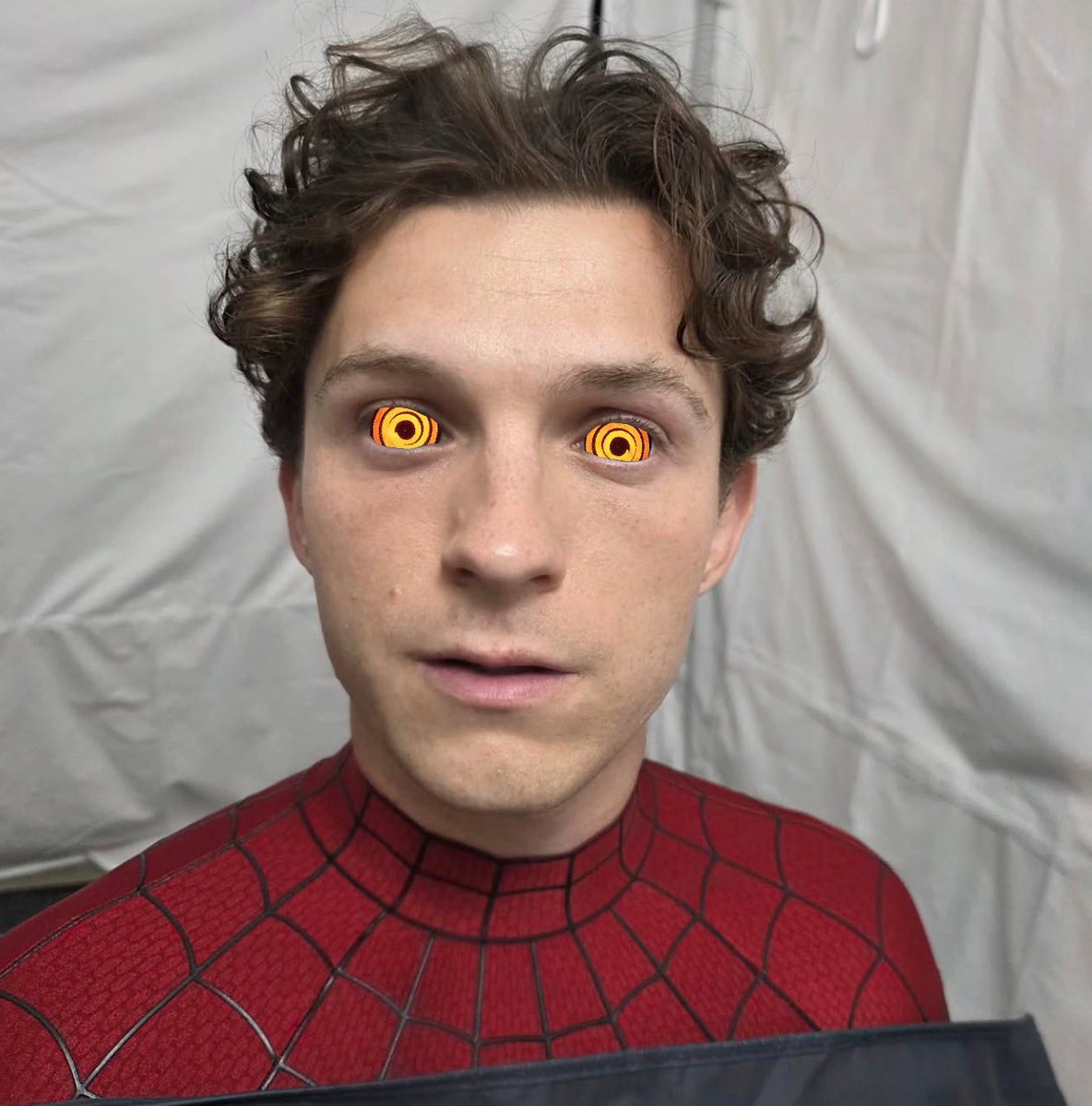 BoggerLogger's tweet photo. “Tom Holland” on set of ‘FIVE NIGHTS AT FREDDYS: SECRET OF THE MIMIC’. https://t.co/ZEgw9CRKD5