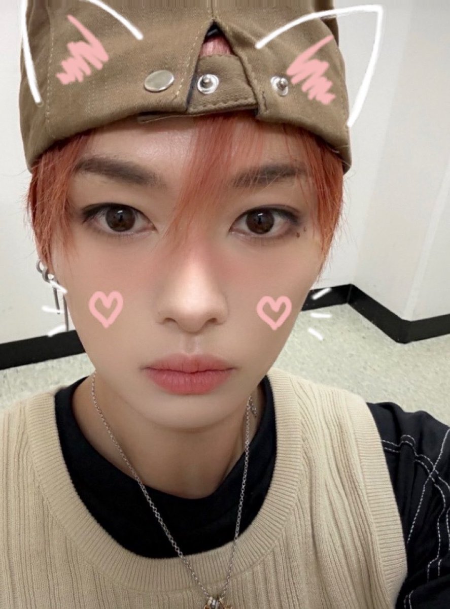 kittyleebitt's tweet photo. and he said meow https://t.co/fbORwMD18y
