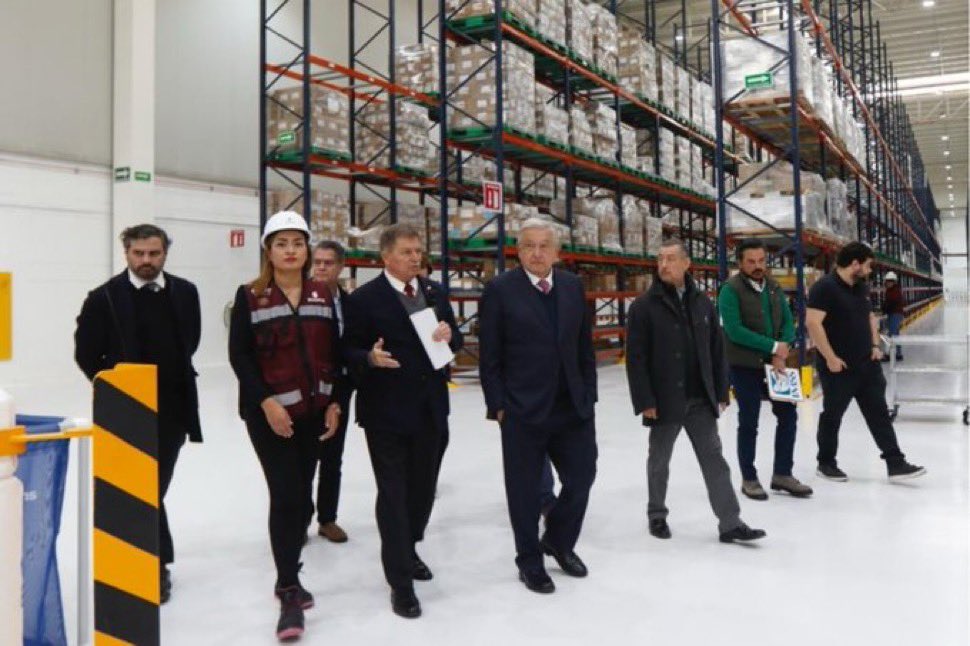 Vicente_Galvez's tweet photo. Se advirtió que era uno más de las ocurrencias de López Obrador y que terminaría en desfalco.

Hoy la “mega-farmacia” que costó 3 mil 600 mdp está abandonada y nunca surtió más de 80 recetas.

Otra de las mega-mentiras de la 4T… 👇 https://t.co/BbwUv6CI61