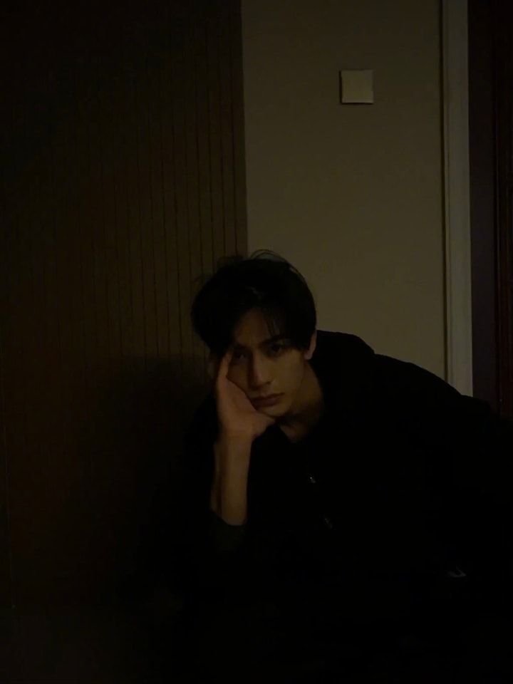 Northingveil's tweet photo. I'll probably go to sleep like this. https://t.co/7Q2JccjOGd