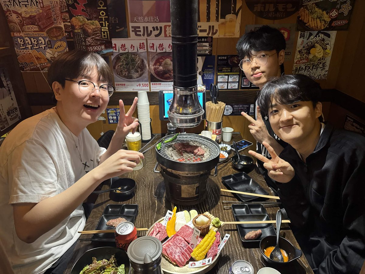 VARREL_VALORANT's tweet photo. 勝利を祝って、チームディナー！🍽️🔥

#ALLVARREL #VCTPacific https://t.co/1l76d5rZRV