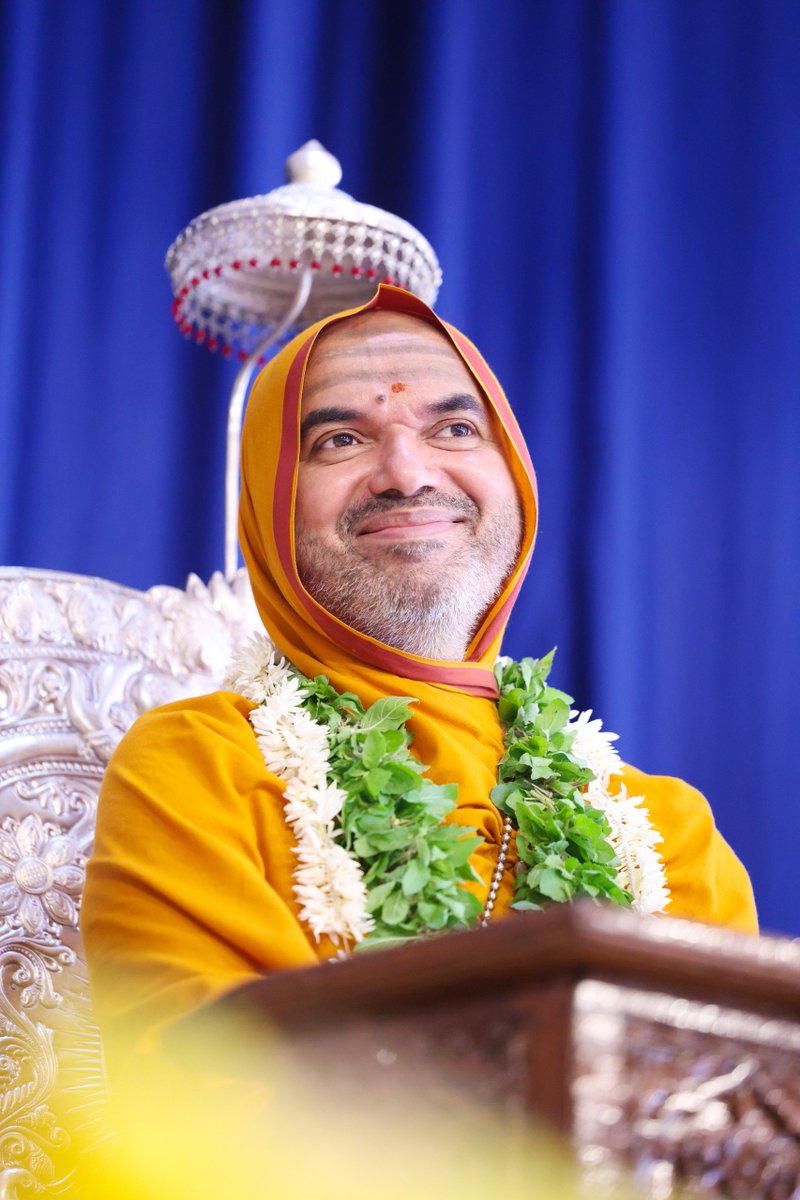 ShankaraPeetha's tweet photo. #ಅನ್ನಬ್ರಹ್ಮ_ಚಾತುರ್ಮಾಸ್ಯ - ದಿನ 12

*ಏಕಾದಶಿ
*ಪಾರಂಪರಿಕ ಖಾದ್ಯ: ಕಾಯಿಸುಕ್ಕಿನುಂಡೆ, ಹೆಸರುಬೇಳೆ ಕೋಸಂಬರಿ, ಒಂದೆಲಗ ತಂಬುಳಿ

09-08-2026
ಅಶೋಕೆ, ಗೋಕರ್ಣ

|| ಅನ್ನಂ ಬ್ರಹ್ಮೇತಿ ವ್ಯಜಾನಾತ್ ||

#ಅನ್ನಬ್ರಹ್ಮ #ಚಾತುರ್ಮಾಸ್ಯ #Annabrahma #Chaturmasya https://t.co/myFLUUJaJw