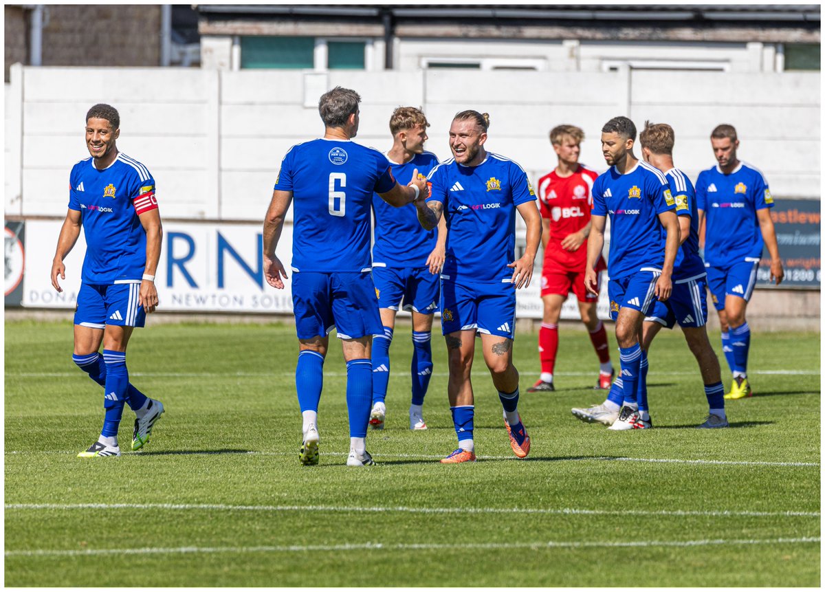 ClitheroeFC's tweet photo. Loom Loft, - LOFT LOGIK - Brian Dent Limited - New Inn - The Pitching In Northern Premier League

#Letsgoblues! https://t.co/VoWNjxkuWL