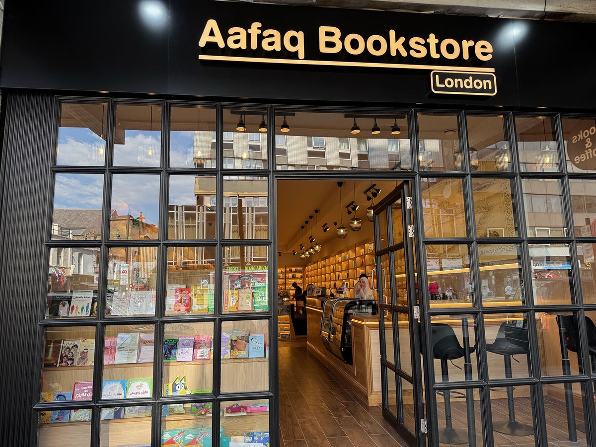 rltl17's tweet photo. Was amazed to discover that London finally has a new Arabic bookshop – @AafaqBookstore on Edgware Road, just a few doors from Koshary el Tahrir. There’s a cafe (still not open – they soft launched) plus books in both English and Arabic, some in translation https://t.co/NRz0BUUE6R