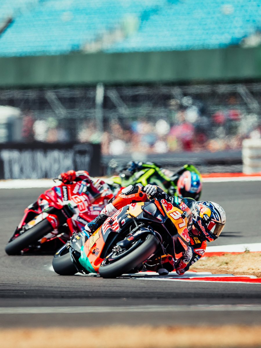 37_pedroacosta's tweet photo. P5 and happy with how the weekend has turned out. That’s all we’ve got – it’s the best we can do – but we’re satisfied 🙌🏻

Let’s get ready for Aragón! 🦈👀 https://t.co/10HLDsGX13