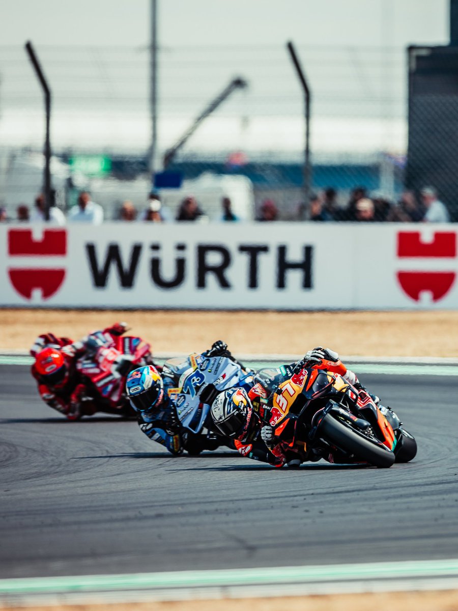 37_pedroacosta's tweet photo. P5 and happy with how the weekend has turned out. That’s all we’ve got – it’s the best we can do – but we’re satisfied 🙌🏻

Let’s get ready for Aragón! 🦈👀 https://t.co/10HLDsGX13