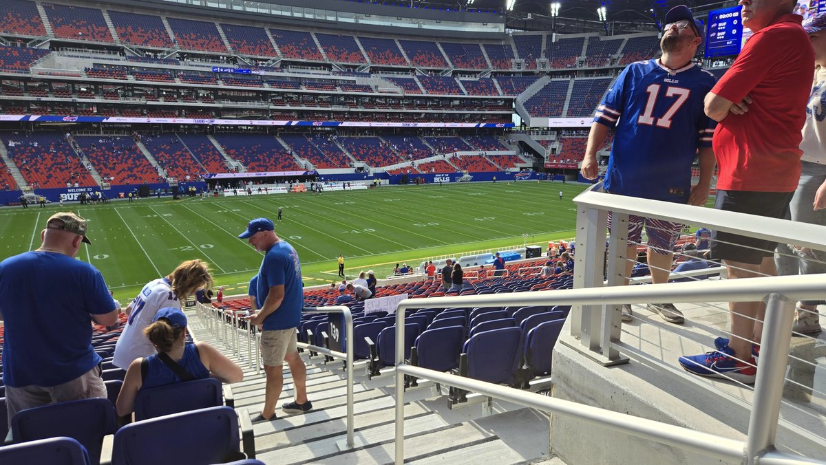 NFL_DovKleiman's tweet photo. Yikes: The Bills' new $2.1 billion stadium has gone viral for being the "WORST" designed stadium of all time.

Almost every section in the upper deck of the new Highmark Stadium has obstructed views due to clear design flaws.

😬😬😬 https://t.co/DN3VH2q0F7