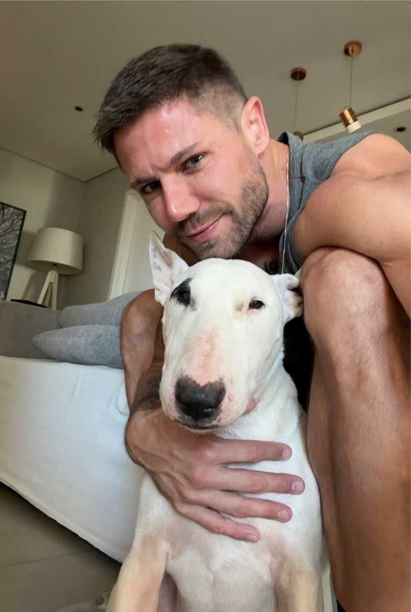 JonasHSulzbach's tweet photo. Feliz dia dos pais para os pais de pet, também ❤️ https://t.co/kNO9GVxe9E