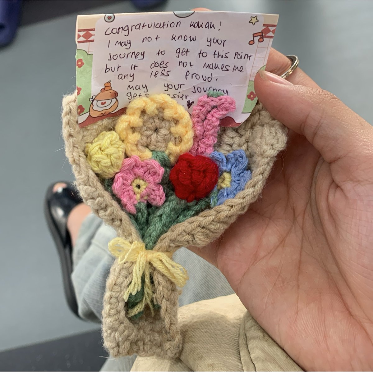 lalaaIoves's tweet photo. Lucy’s day; UGH I HAD A LOT OF FUN TODAAY, tadi pagi mengku sempet kabur dan bikin heboh sekitar kosan (beneran heboh dan rame) terus aku ampe manjat-manjat di pager lantai 2 orang demi nangkep ini meng. TAPI ABIS ITU AKU TENANG AJAH, i was taken good care by kk vion https://t.co/SdgS00AcaZ