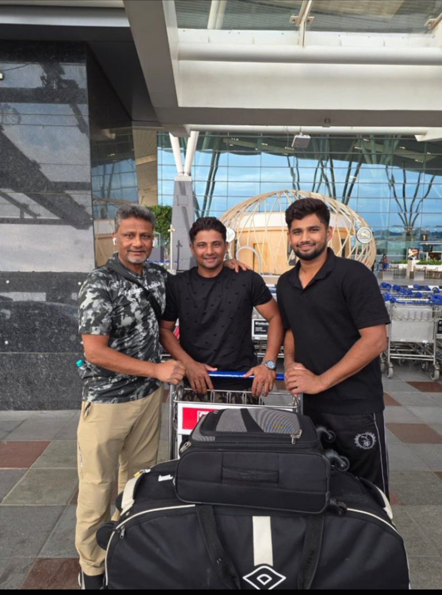 CricGlobal000's tweet photo. Sarfaraz Khan Sri Lanka ✈️

#SarfarazKhan #TeamIndia #SLvsIND #TestSeries #SriLanka https://t.co/pdSePcO0nh